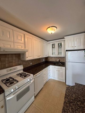 366 N Washington Court 366, Vernon Hills, IL 60061