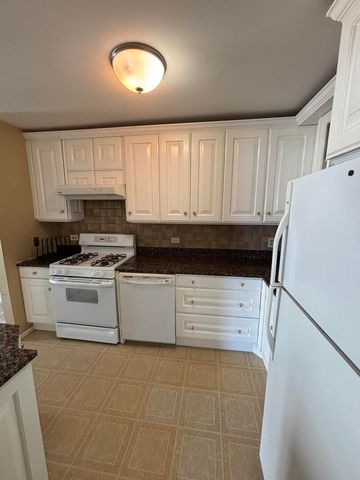 366 N Washington Court 366, Vernon Hills, IL 60061