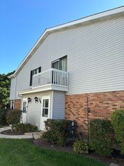 366 N Washington Court 366, Vernon Hills, IL 60061