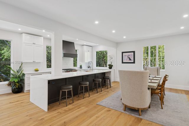 12 Bateau Rd, Hilton Head Island, SC 29928