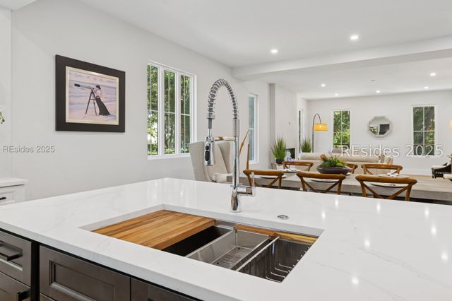 12 Bateau Rd, Hilton Head Island, SC 29928