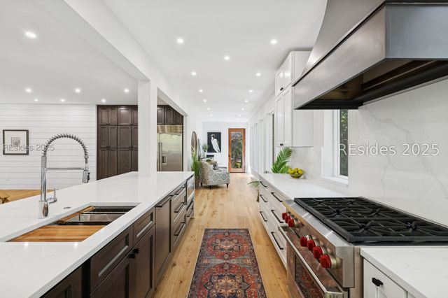 12 Bateau Rd, Hilton Head Island, SC 29928