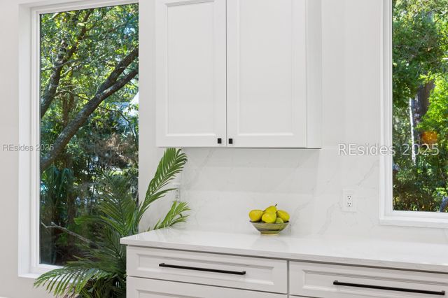 12 Bateau Rd, Hilton Head Island, SC 29928