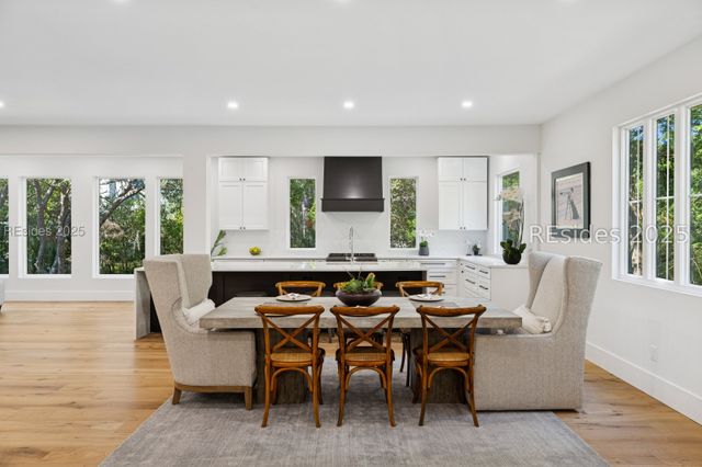 12 Bateau Rd, Hilton Head Island, SC 29928