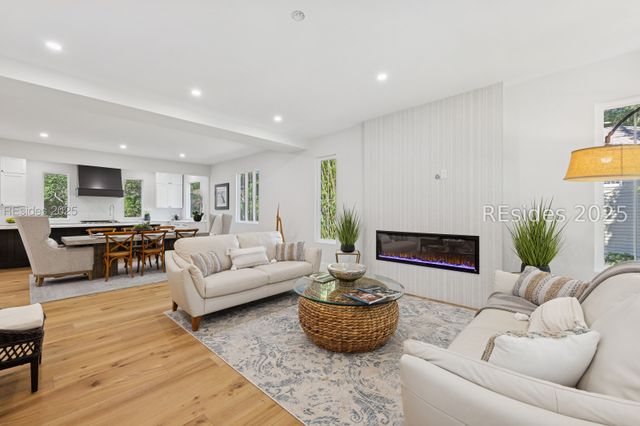 12 Bateau Rd, Hilton Head Island, SC 29928