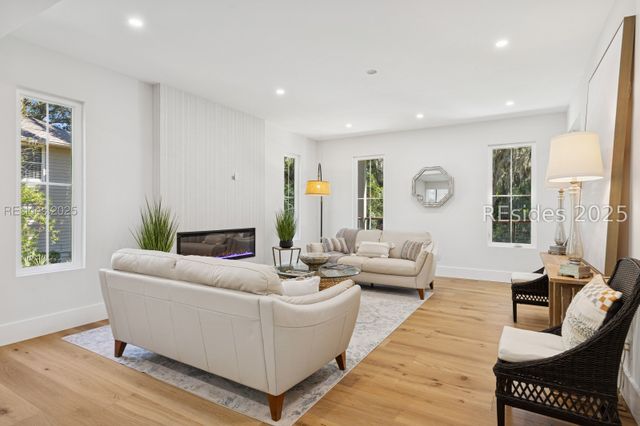 12 Bateau Rd, Hilton Head Island, SC 29928