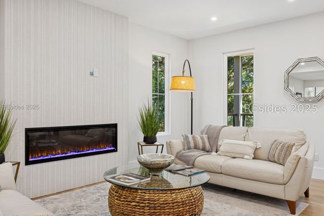 12 Bateau Rd, Hilton Head Island, SC 29928