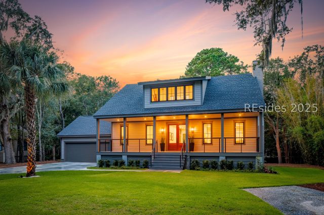 12 Bateau Rd, Hilton Head Island, SC 29928