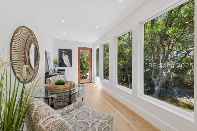 12 Bateau Rd, Hilton Head Island, SC 29928