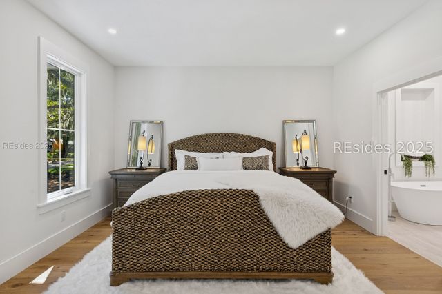 12 Bateau Rd, Hilton Head Island, SC 29928