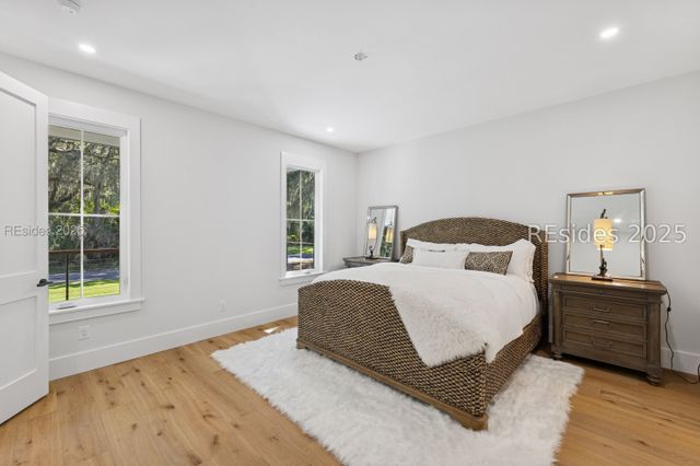 12 Bateau Rd, Hilton Head Island, SC 29928