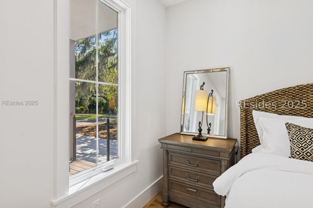 12 Bateau Rd, Hilton Head Island, SC 29928