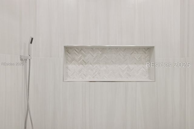 12 Bateau Rd, Hilton Head Island, SC 29928