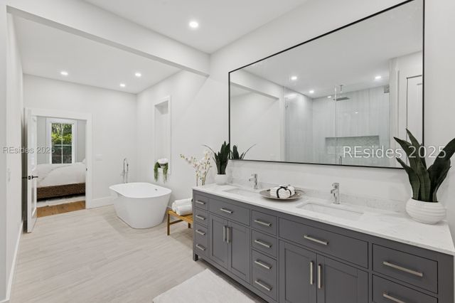 12 Bateau Rd, Hilton Head Island, SC 29928