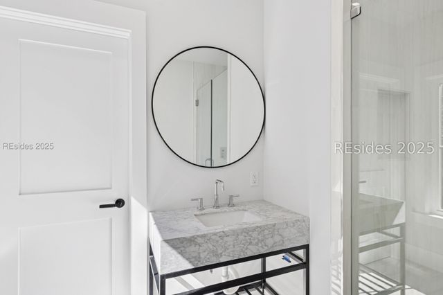 12 Bateau Rd, Hilton Head Island, SC 29928