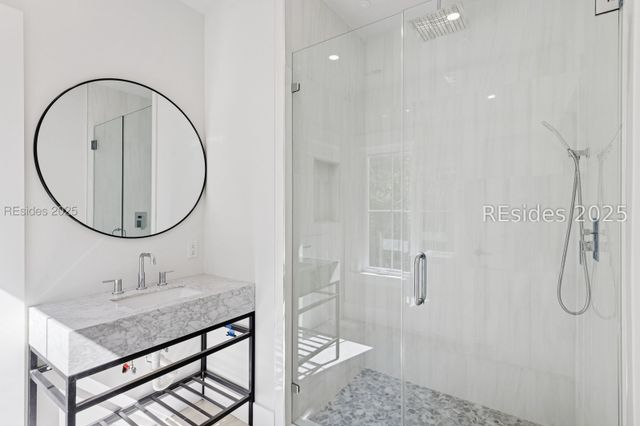 12 Bateau Rd, Hilton Head Island, SC 29928