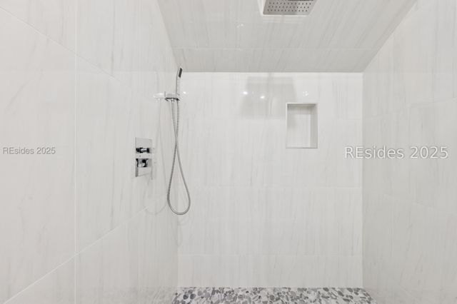 12 Bateau Rd, Hilton Head Island, SC 29928