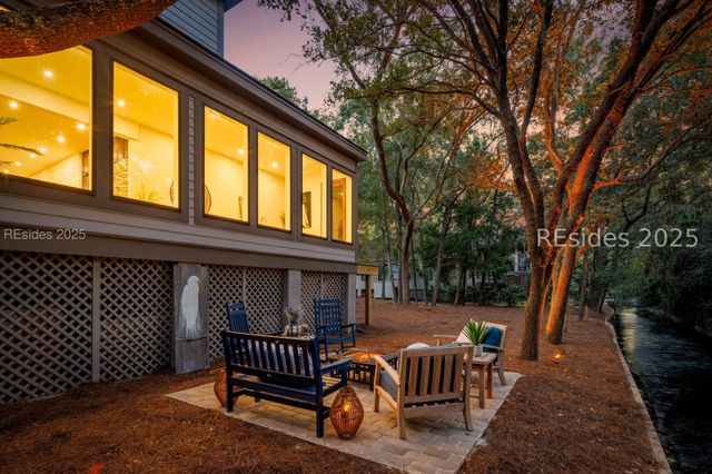 12 Bateau Rd, Hilton Head Island, SC 29928