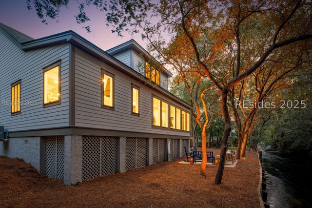 12 Bateau Rd, Hilton Head Island, SC 29928