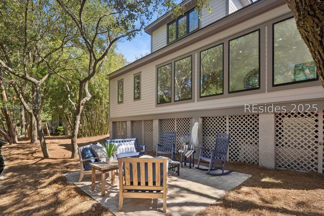 12 Bateau Rd, Hilton Head Island, SC 29928