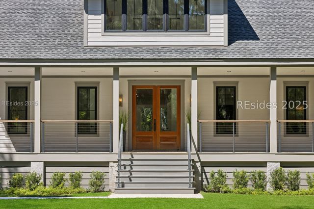 12 Bateau Rd, Hilton Head Island, SC 29928