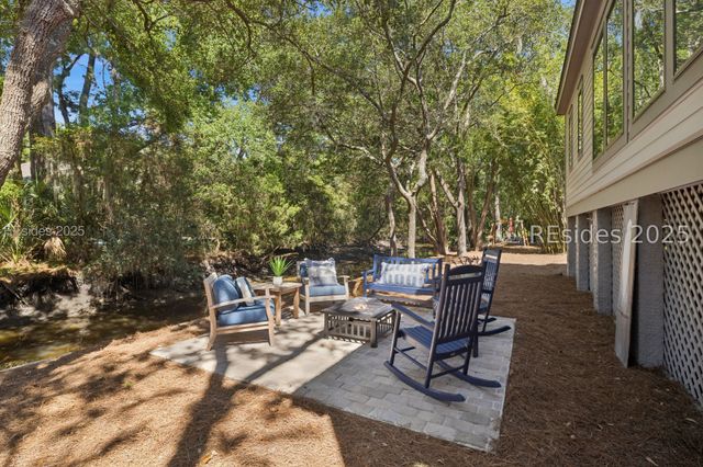 12 Bateau Rd, Hilton Head Island, SC 29928