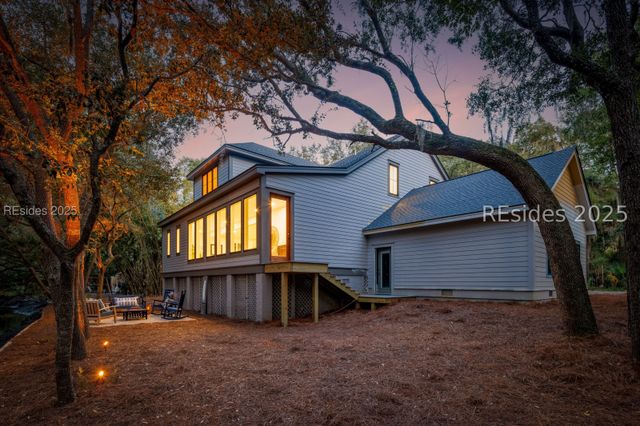 12 Bateau Rd, Hilton Head Island, SC 29928