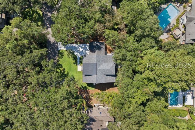 12 Bateau Rd, Hilton Head Island, SC 29928