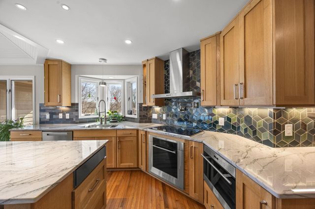 4400 Hickory Hills Trail, Prior Lake, MN 55372