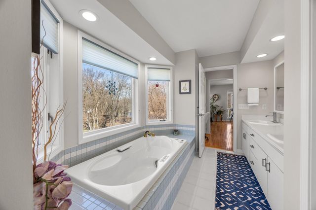 4400 Hickory Hills Trail, Prior Lake, MN 55372