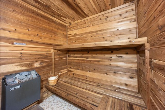 4400 Hickory Hills Trail, Prior Lake, MN 55372