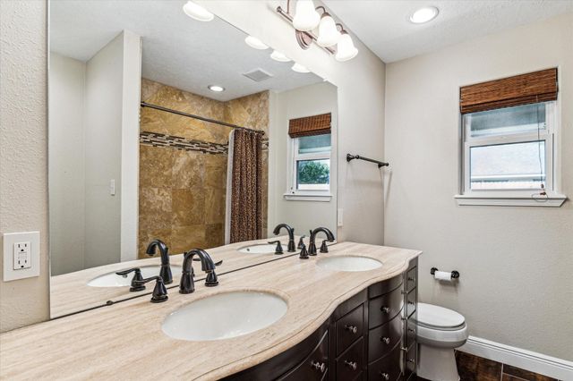 1918 De Milo Drive, Houston, TX 77018