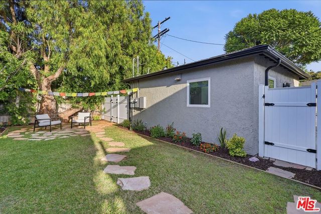 8024 Holy Cross Place, Los Angeles, CA 90045