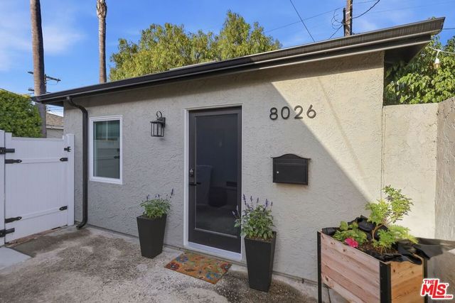 8024 Holy Cross Place, Los Angeles, CA 90045