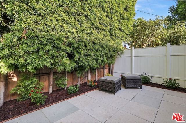 8024 Holy Cross Place, Los Angeles, CA 90045