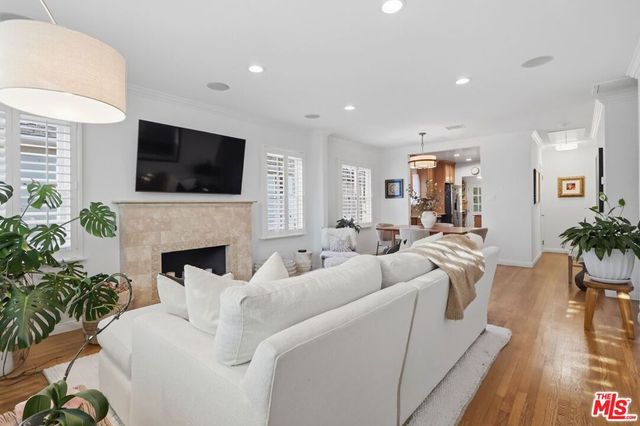 8024 Holy Cross Place, Los Angeles, CA 90045