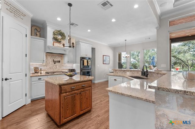 201 Brothers Lane, Burnet, TX 78611