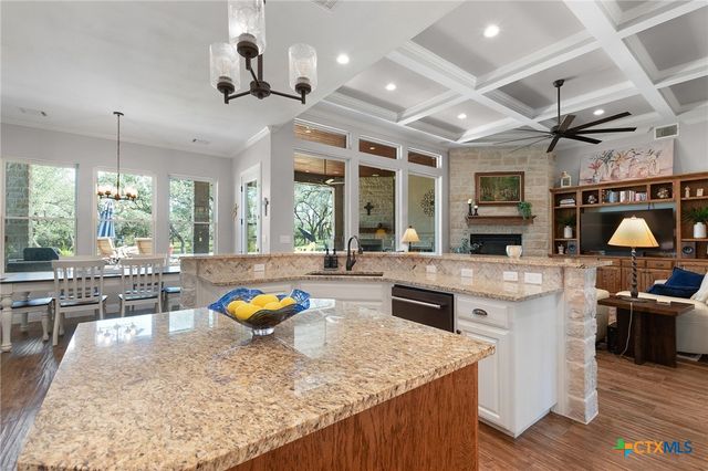 201 Brothers Lane, Burnet, TX 78611