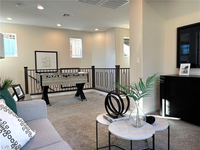 938 Hunter Shores Avenue, North Las Vegas, NV 89084