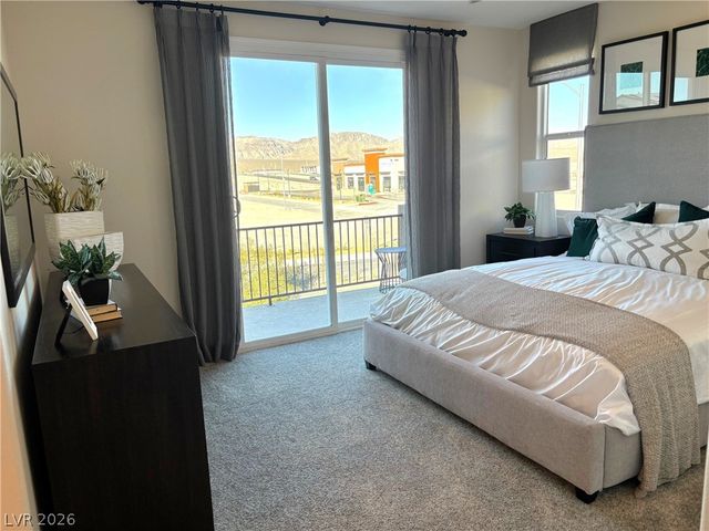 938 Hunter Shores Avenue, North Las Vegas, NV 89084