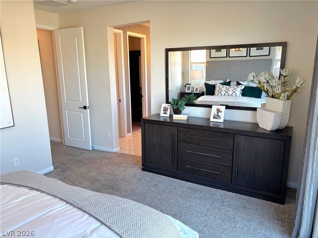 938 Hunter Shores Avenue, North Las Vegas, NV 89084