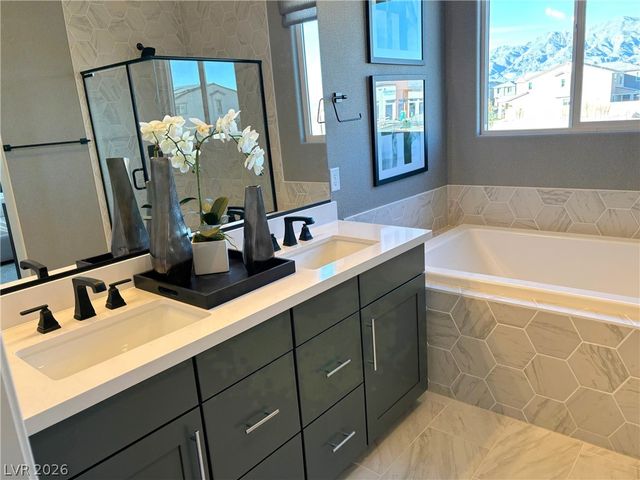 938 Hunter Shores Avenue, North Las Vegas, NV 89084