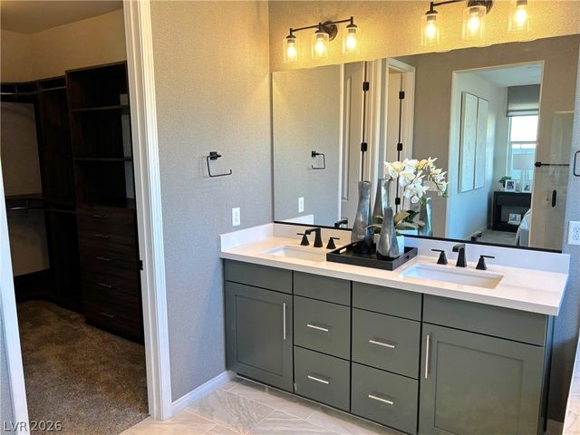 938 Hunter Shores Avenue, North Las Vegas, NV 89084