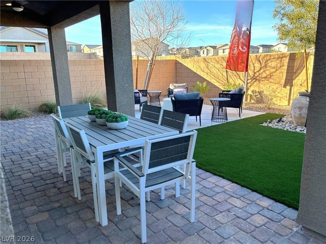 938 Hunter Shores Avenue, North Las Vegas, NV 89084