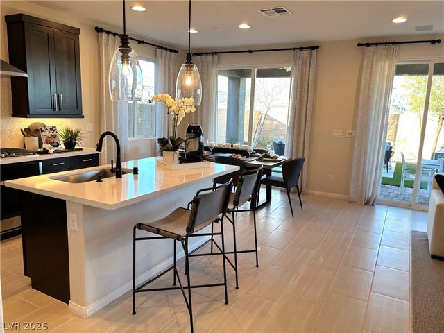 938 Hunter Shores Avenue, North Las Vegas, NV 89084