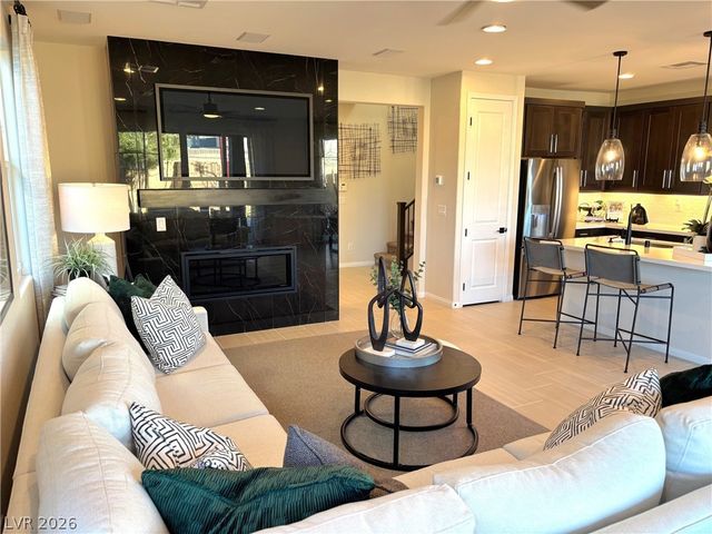 938 Hunter Shores Avenue, North Las Vegas, NV 89084