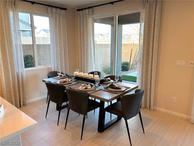 938 Hunter Shores Avenue, North Las Vegas, NV 89084