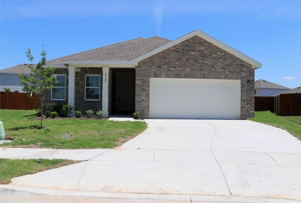 4749 Swan Neck Drive, Fort Worth, TX 76179