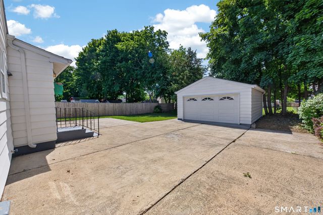 60 Gilbert Avenue, Hamden, CT 06514