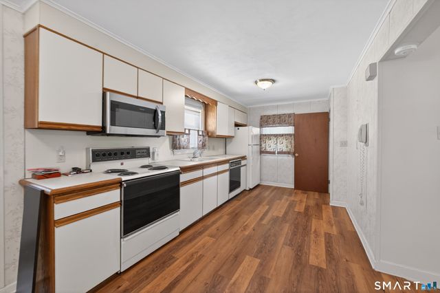 60 Gilbert Avenue, Hamden, CT 06514